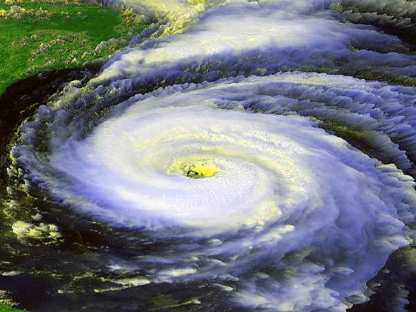 uragano-satellite.jpg