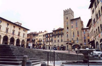 arezzo_piazza-grande1.jpg