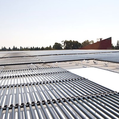 La californiana Solyndra lancia i moduli fotovoltaici cilindrici