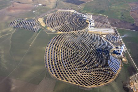 La centrale solare più potente al mondo dà più energia del previsto