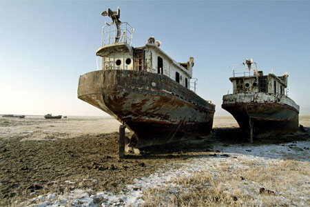 Addio al lago d'Aral, diventato ormai un'enorme distesa di sabbia