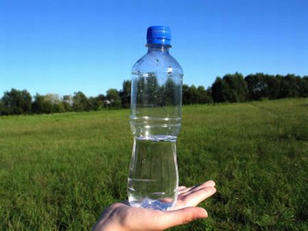 Acqua minerale in bottiglia zero emissioni, il progetto Easy di San Benedetto