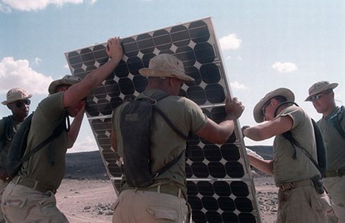 Solare, l'esercito americano si converte al fotovoltaico e rilancia la green economy