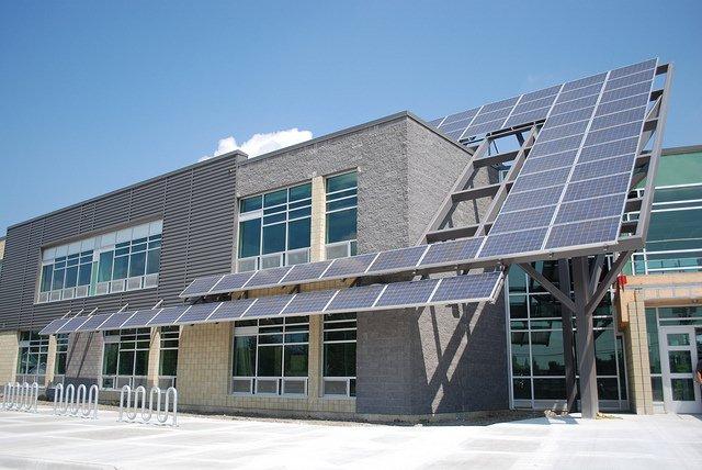 Fotovoltaico: Reggio Emilia, pannelli in dodici scuole superiori