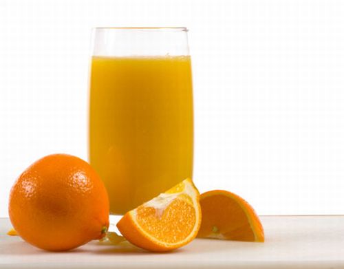 Quante arance ci sono in un litro di aranciata? Tre centesimi e nemmeno italiane