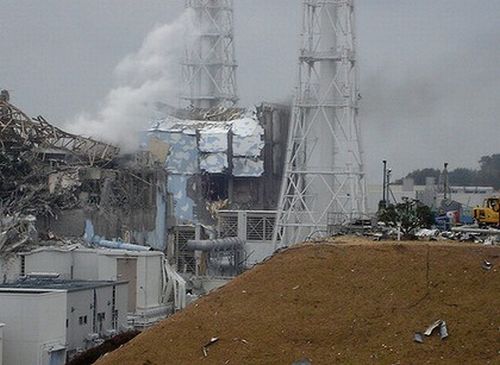 Centrale nucleare Fukushima, cemento armato sul reattore
