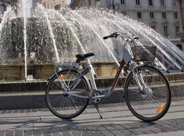 Bici elettrica e pensilina fotovoltaica, succede a Padova