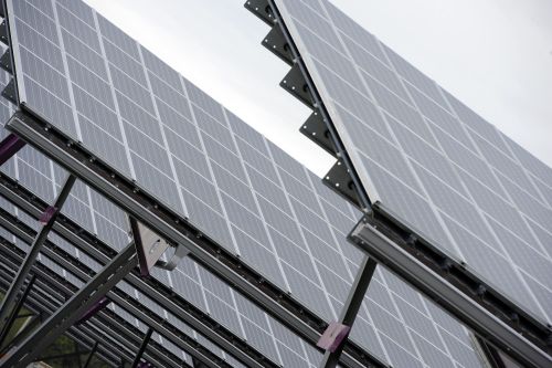Solare, Sharp raggiunge nuovo record di efficienza di un pannello