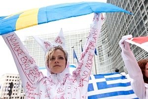 350 mila firme a Bruxelles contro i test cosmetici su animali