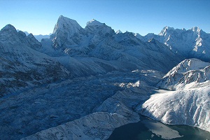 Si sciolgono anche i ghiacciai dell'Himalaya, seppur lentamente