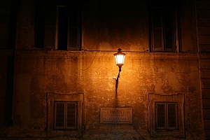 Illuminazione pubblica, l'Italia eccede, 1 mliardo di € per anno