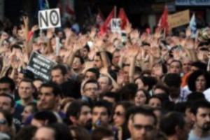 Ilva di Taranto, migliaia in corteo contro inquinamento e tumori