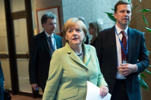 Emissioni auto, la Merkel difende l'economia tedesca e fa saltare gli accordi