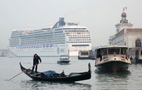 grandi navi venezia tensione scontri