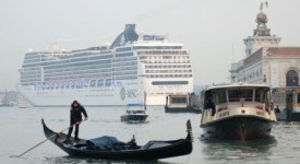 Grandi navi a Venezia, stop dal 2014, già a gennaio per i traghetti