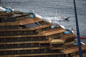 Costa Concordia, il naufragio 2 anni fa, l'epopea potrebbe finire a Piombino